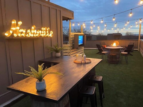 Johnny & June House • Walk to Downtown Bars