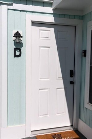 Exterior detail - Easy Walk to Beach, Boardwalk, & Lake! King Beds! (Carolina Beach)