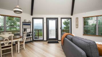 Smart-tv och eldstad