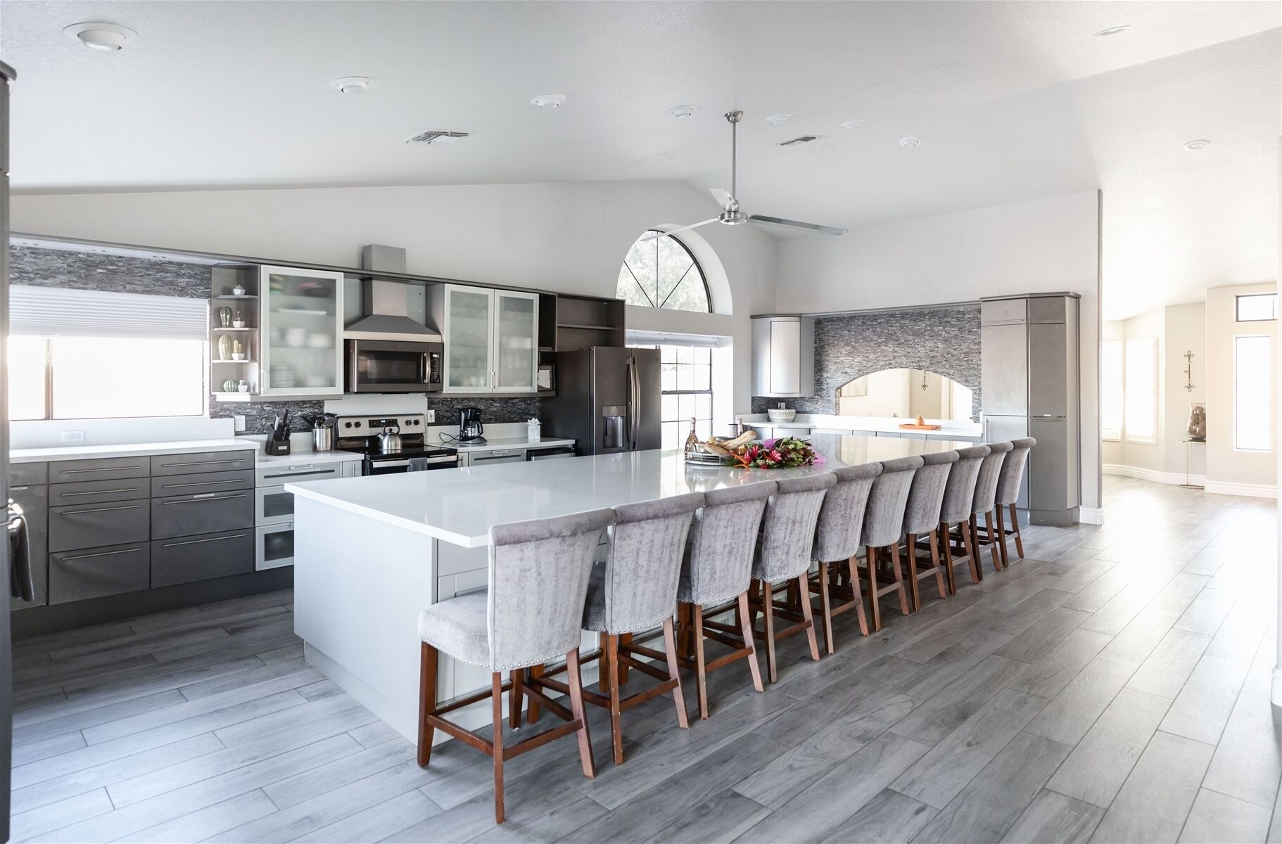 XL Kitchen | Corporate or Family Retreat w/ Pool