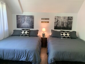 4 slaapkamers, een strijkplank/strijkijzer, gratis wifi, beddengoed