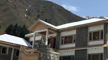 Deluxe Double Room | Free WiFi, bed sheets