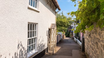 Cottage | Property grounds