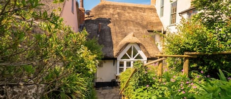 Cottage | Property grounds