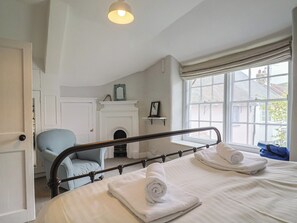 Cottage | 2 bedrooms, individually decorated, individually furnished, free WiFi