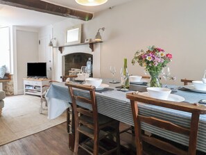 Cottage | Dining