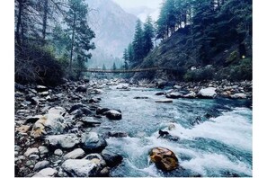 Unclassified image, 3 of 18, button