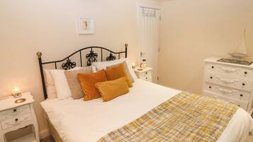 2 bedrooms, individually decorated, individually furnished, free WiFi