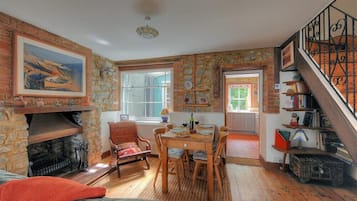Cottage | Living room | DVD player