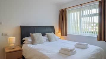 Cottage | 2 bedrooms, individually decorated, individually furnished, free WiFi