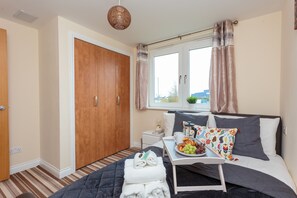 Lägenhet Comfort - privat badrum - utsikt mot hamnen ( Ocean Way Apartment) | 2 sovrum