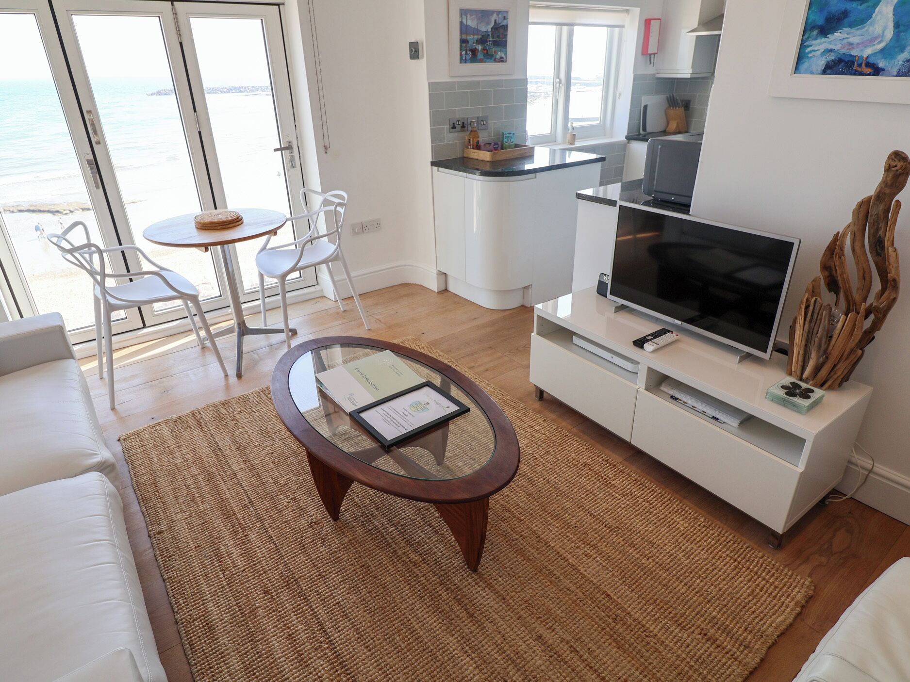 Cottage | Khu phòng khách | Đầu đĩa DVD 