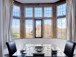 Cottage | Bếp riêng | Tủ lạnh, máy rửa bát, dụng cụ nấu nướng/bát dĩa/dao nĩa