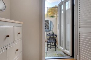 Cottage | Interior - The Lower Deck (Lyme Regis)