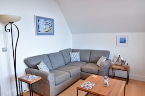 Cottage | Interior - 5 Coram Tower (Lyme Regis)