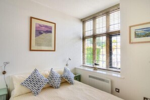 Cottage | Interior - 5 Coram Tower (Lyme Regis)