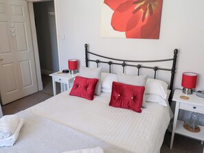 3 bedrooms, individually decorated, individually furnished, free WiFi - Watersmeet (Lyme Regis)