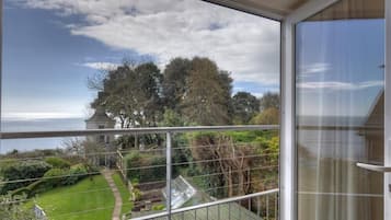 Cottage | Property grounds