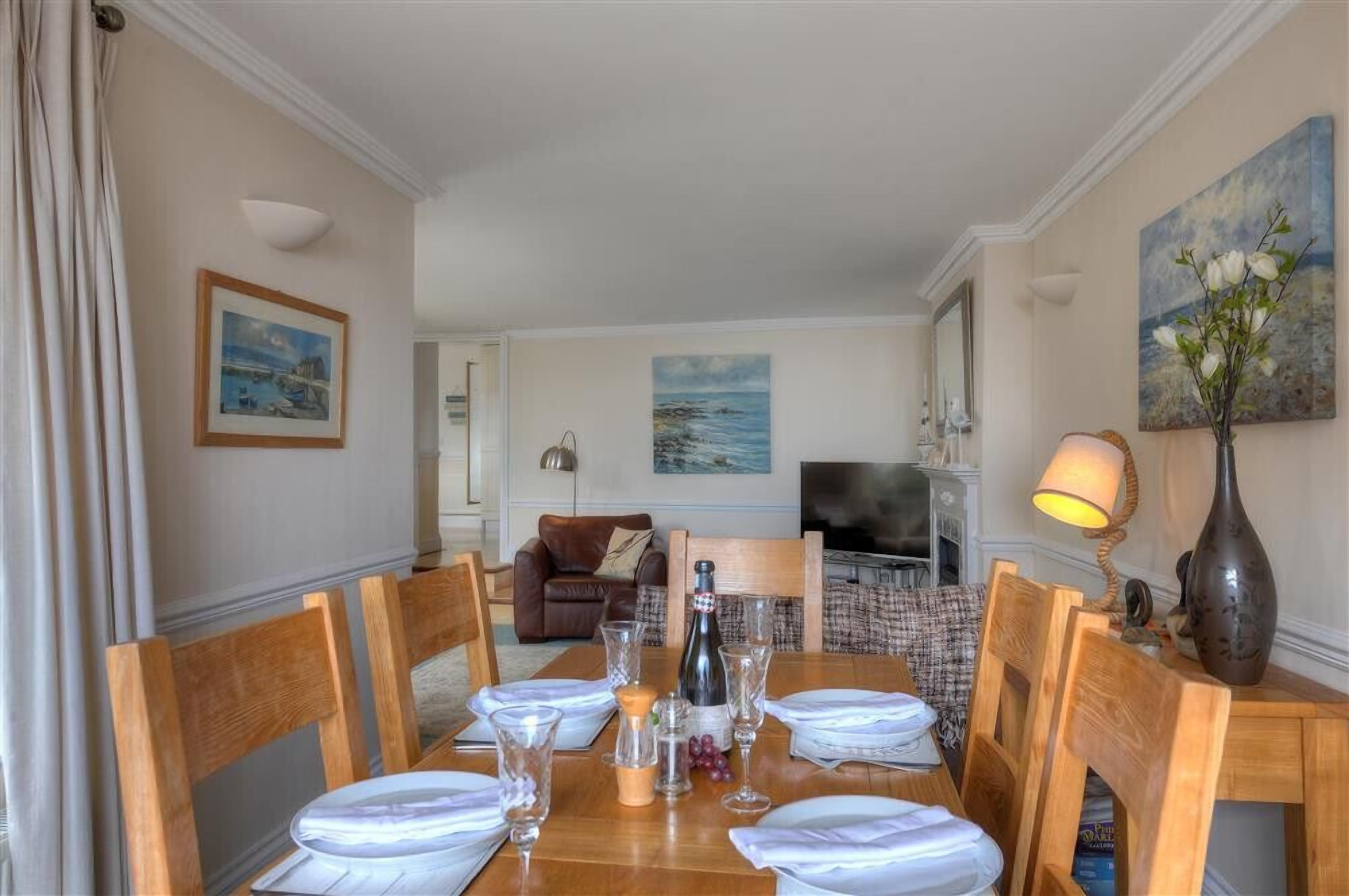 Cottage | Interior