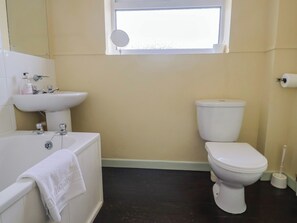 Cottage | Bathroom
