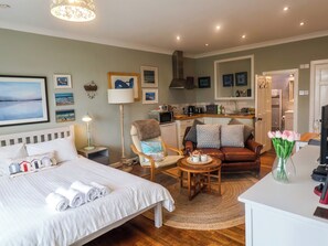1 chambre, décoration personnalisée, ameublement personnalisé