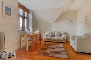 Cottage | Interior - 7 Coram Tower (Lyme Regis)