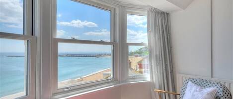 3 bedrooms, individually decorated, individually furnished, free WiFi