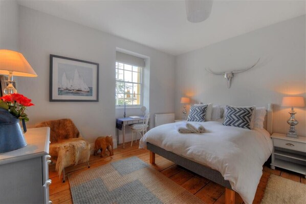 Cottage | 2 bedrooms, individually decorated, individually furnished, free WiFi