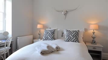 2 habitaciones, decoración personalizada y muebles diferentes