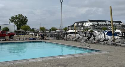 SL front complex, pool access, water views, all clean furnishings and more!!!