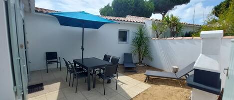 تناول الطعام بالخارج