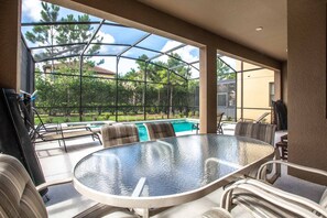 Pool - Close to Clubhouse! Beautifully furnished, Gameroom, Jacuzzi, BBQ Grill + Resort, Free Wifi, Modern Decor! (Davenport)