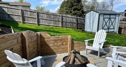 Anchors Away - Relaxing Cottage Minutes from Lake