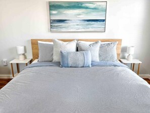 2 bedrooms, desk, iron/ironing board, WiFi