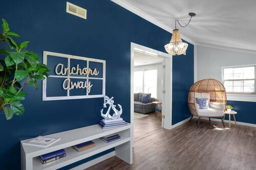 Anchors Away - Relaxing Cottage Minutes from Lake