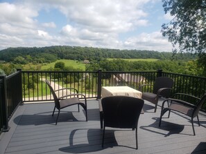 Outdoor dining - Stunning views, amazing gathering spaces, hot tub (Galena)