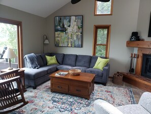 Smart TV, fireplace, foosball, table tennis - Stunning views, amazing gathering spaces, hot tub (Galena)