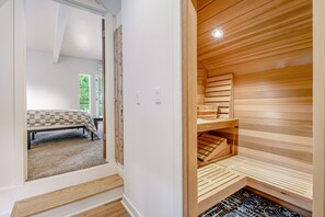 3 habitaciones, escritorio, internet y ropa de cama 