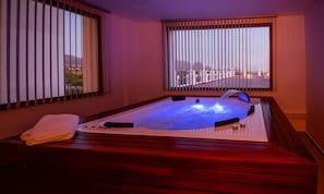 Couples treatment room(s), body treatments, hydrotherapy