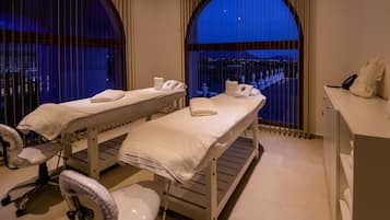 Couples treatment room(s), body treatments, hydrotherapy