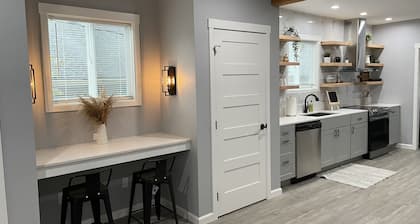 Modern Downtown Studio - FullyRenovated 1bed/1bath