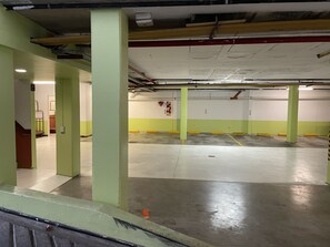 موقف سيارات (بتكلفة إضافية) (3500 ARS في اليوم)