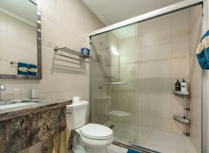 Family Apartment | Bathroom | Shower, towels