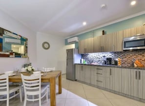 Family Apartment | Private kitchen | Cookware/dishes/utensils
