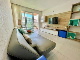 Apartamento | Área de estar | TV