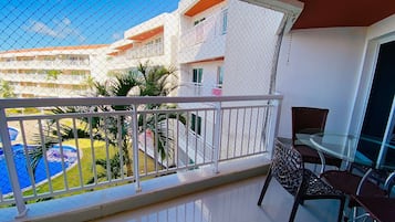 Apartamento família | Opções para refeição ao ar livre