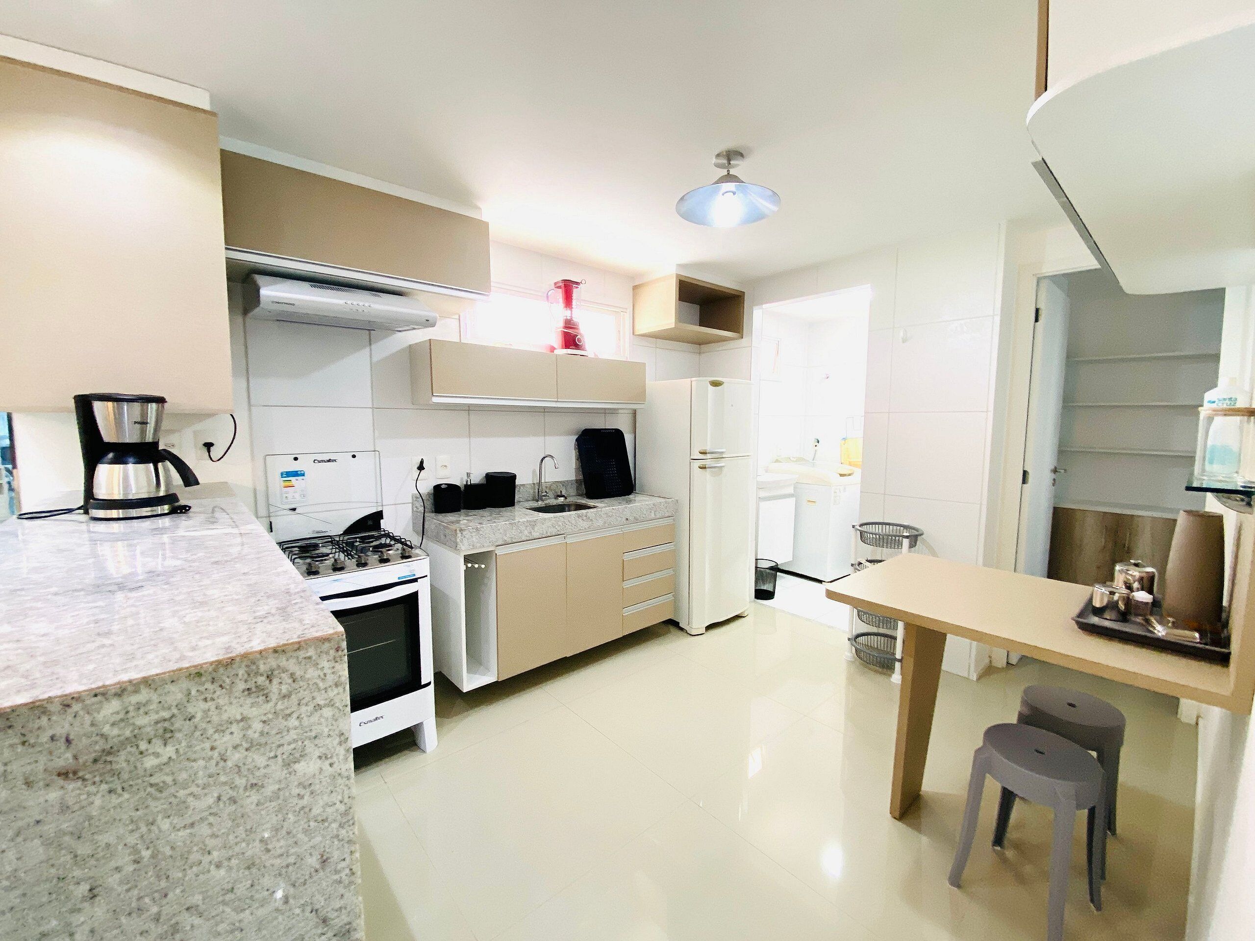Apartamento família | Cozinha privada | Geladeira, micro-ondas, fogão, lava-louças