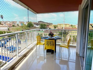 Apartment | Outdoor dining
