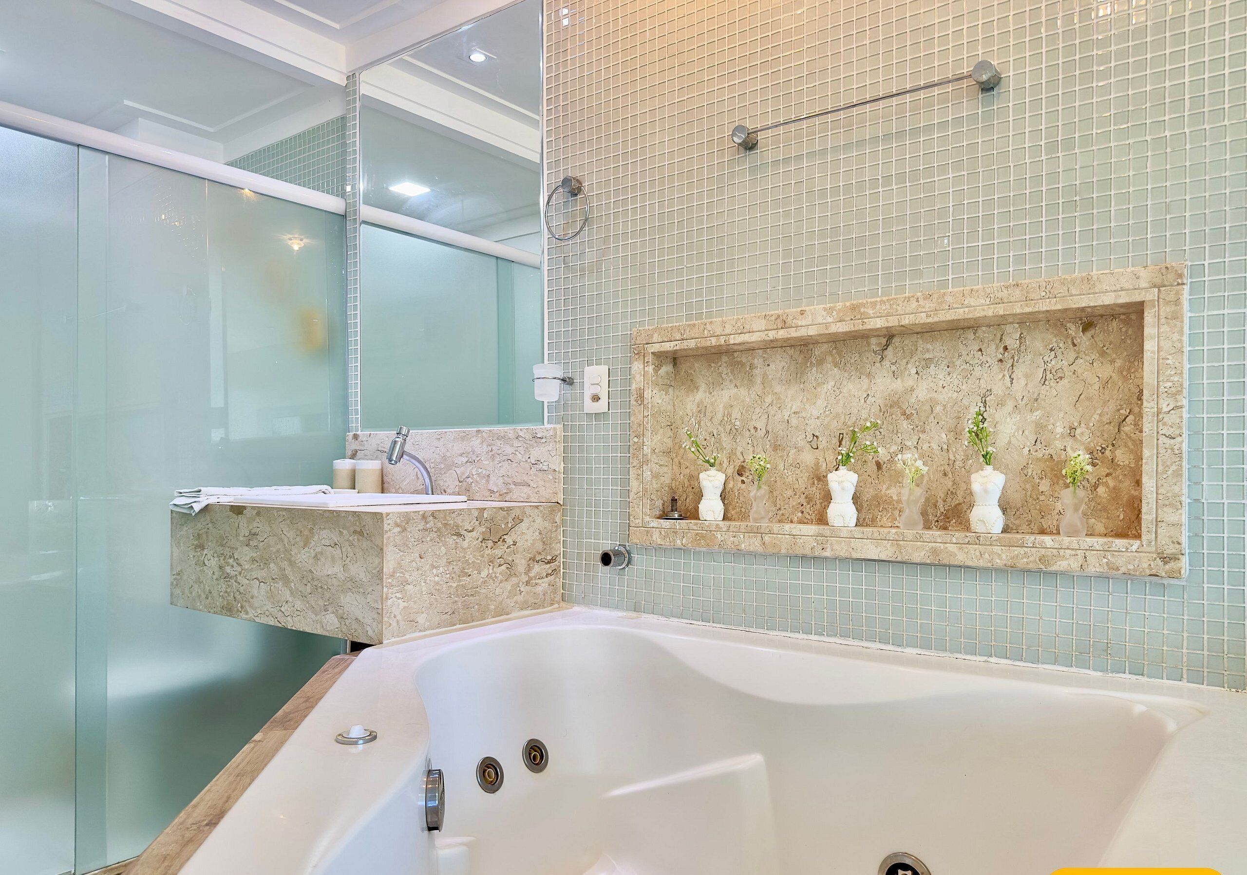 Exclusive Apartment | Bathroom | Hair dryer, towels