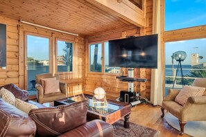 Smart TV, stereo - Incredible wooden villa with sea views! (Algeciras)